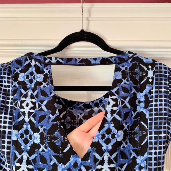 Floral Cutout Boxy Top, blue, size extra small - Picture 4 of 5